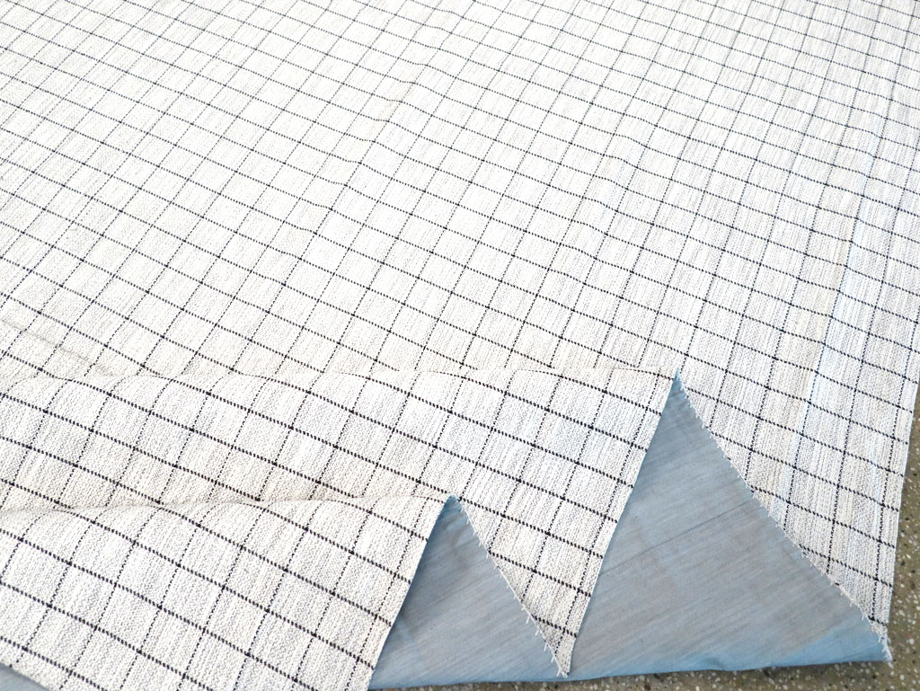 Contemporary Turkish Flatweave Kilim Room Size Carpet, No.30702 - Staging