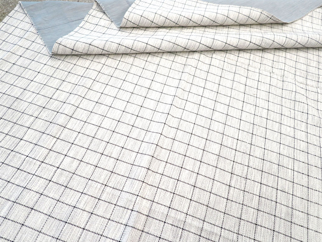 Contemporary Turkish Flatweave Kilim Room Size Carpet, No.30702 - Staging