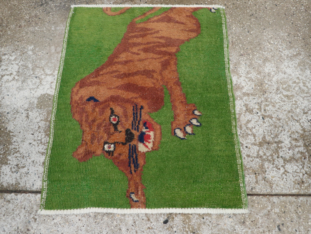 Vintage Turkish Anatolian Pictorial Throw Rug, No.30723 - Staging