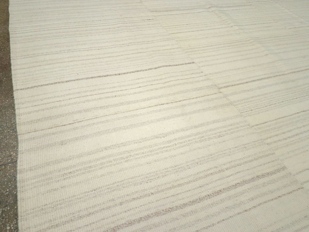 Modern Turkish Flatweave Room Size Carpet, No.30745 - Staging