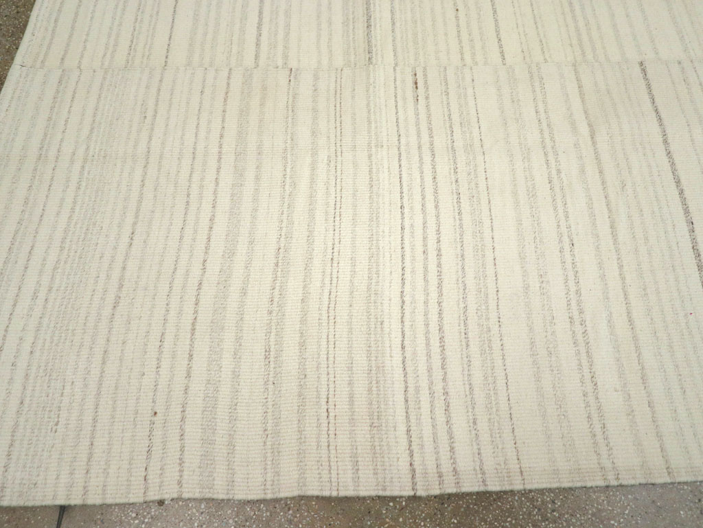 Modern Turkish Flatweave Room Size Carpet, No.30745 - Staging