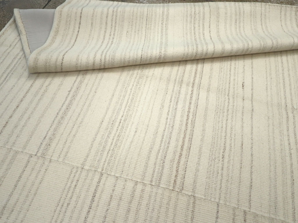 Modern Turkish Flatweave Room Size Carpet, No.30745 - Staging