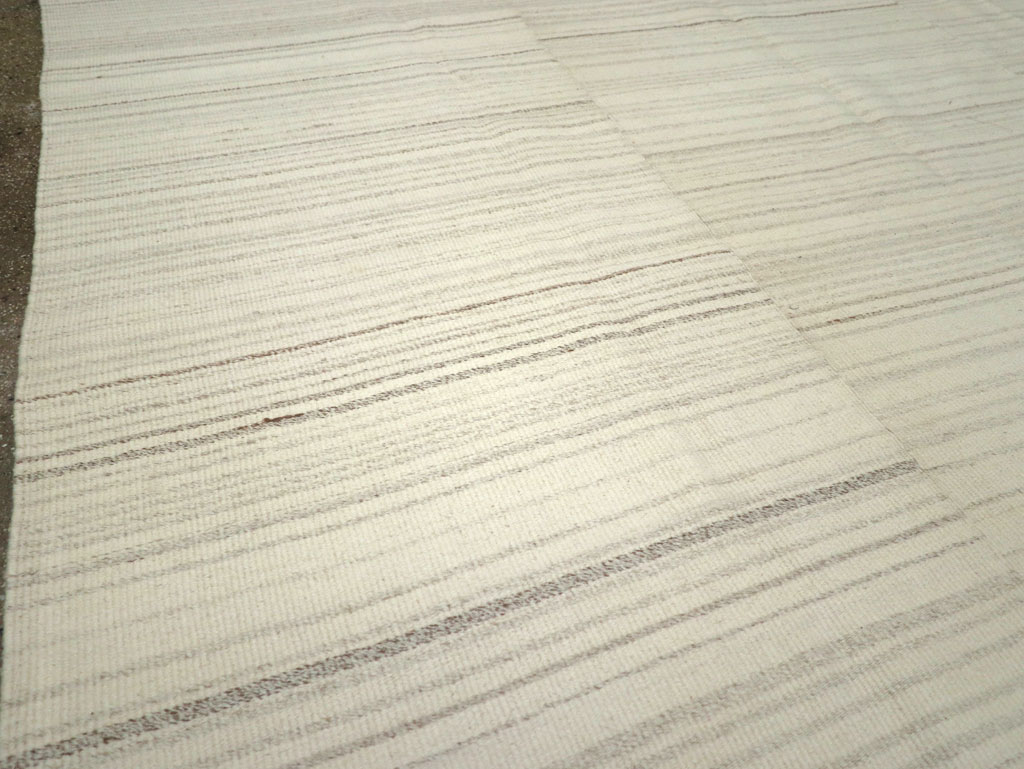 Modern Turkish Flatweave Room Size Carpet, No.30746 - Staging