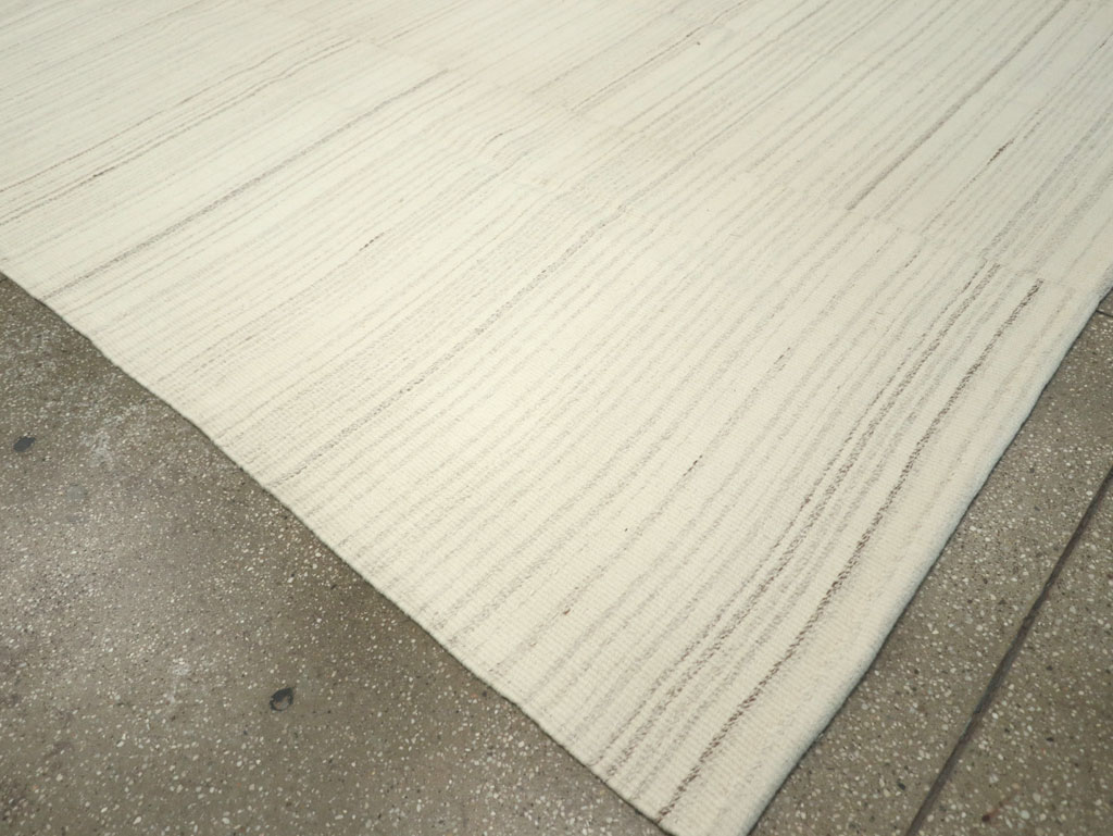 Modern Turkish Flatweave Room Size Carpet, No.30746 - Staging