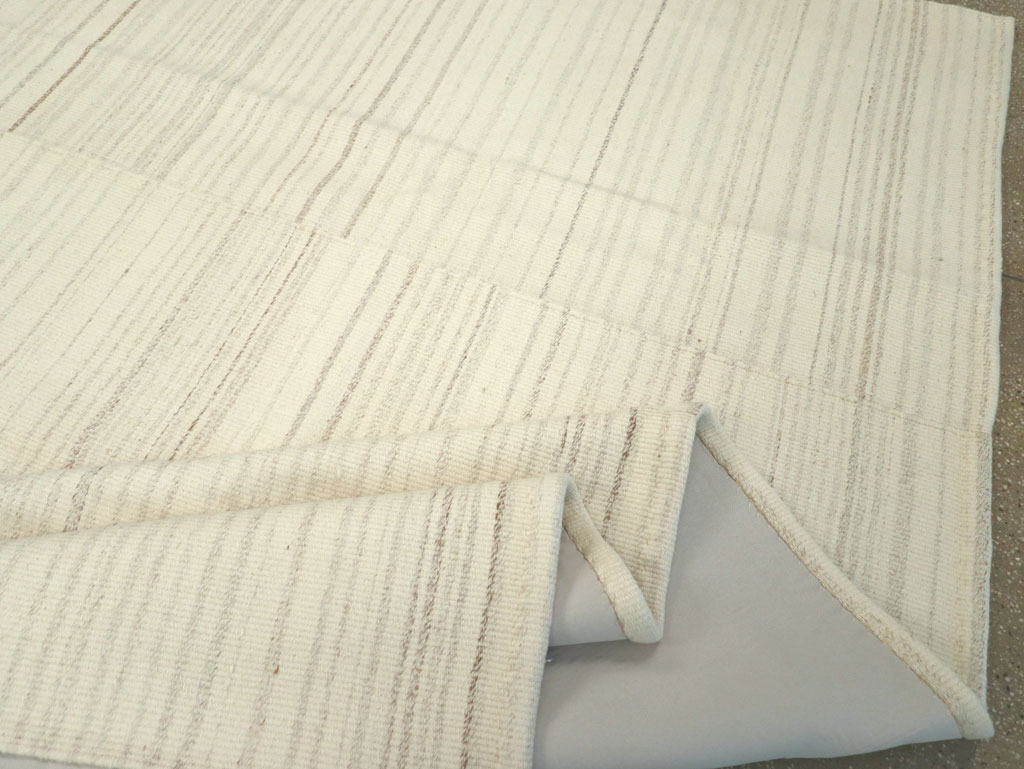 Modern Turkish Flatweave Room Size Carpet, No.30746 - Staging