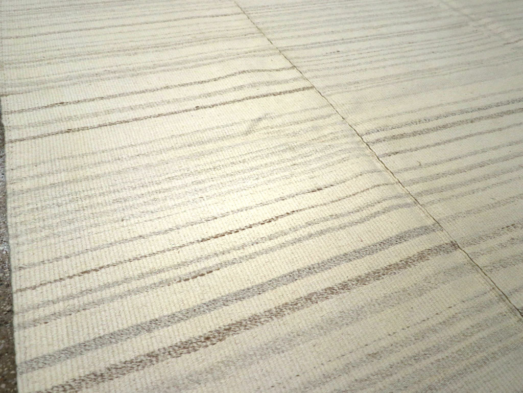 Modern Turkish Flatweave Small Room Size Carpet, No.30748 - Staging