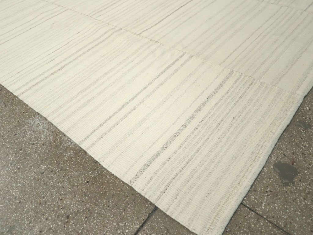 Modern Turkish Flatweave Small Room Size Carpet, No.30748 - Staging