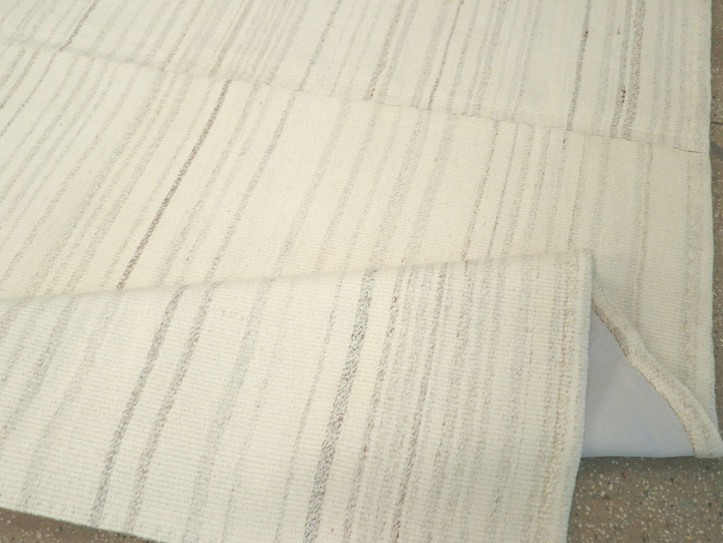 Modern Turkish Flatweave Small Room Size Carpet, No.30748 - Staging