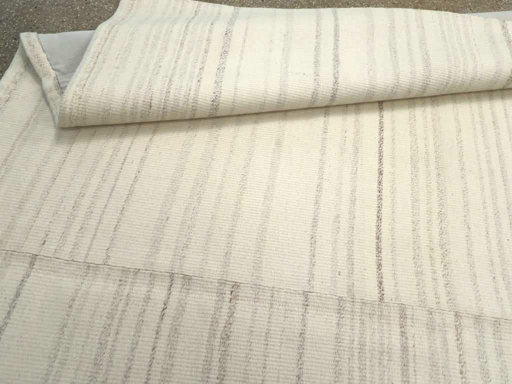 Modern Turkish Flatweave Small Room Size Carpet, No.30748 - Staging