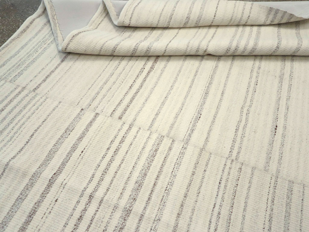 Modern Turkish Flatweave Room Size Carpet, No.30749 - Staging