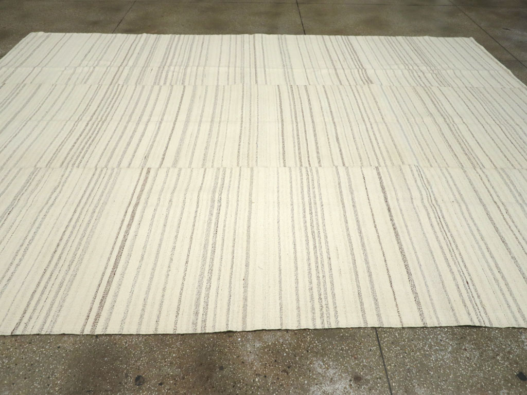 Modern Turkish Flatweave Room Size Carpet, No.30750 - Staging