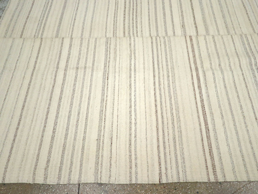 Modern Turkish Flatweave Room Size Carpet, No.30750 - Staging