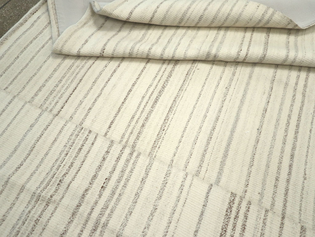 Modern Turkish Flatweave Room Size Carpet, No.30750 - Staging