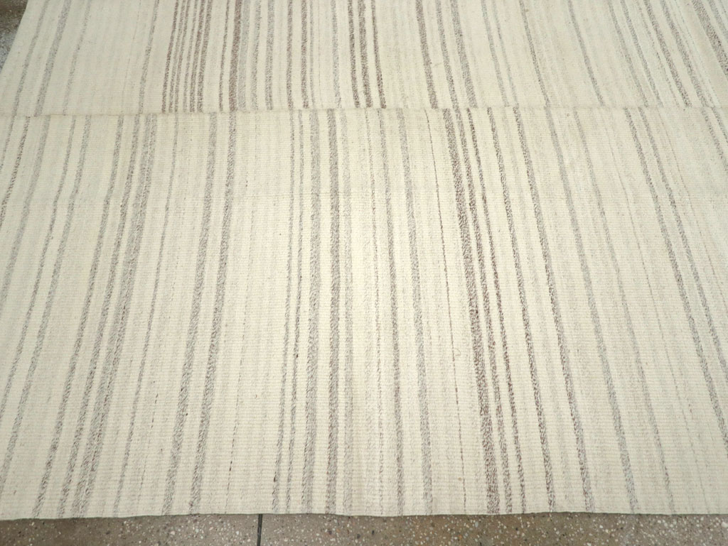 Modern Turkish Flatweave Room Size Carpet, No.30751 - Staging