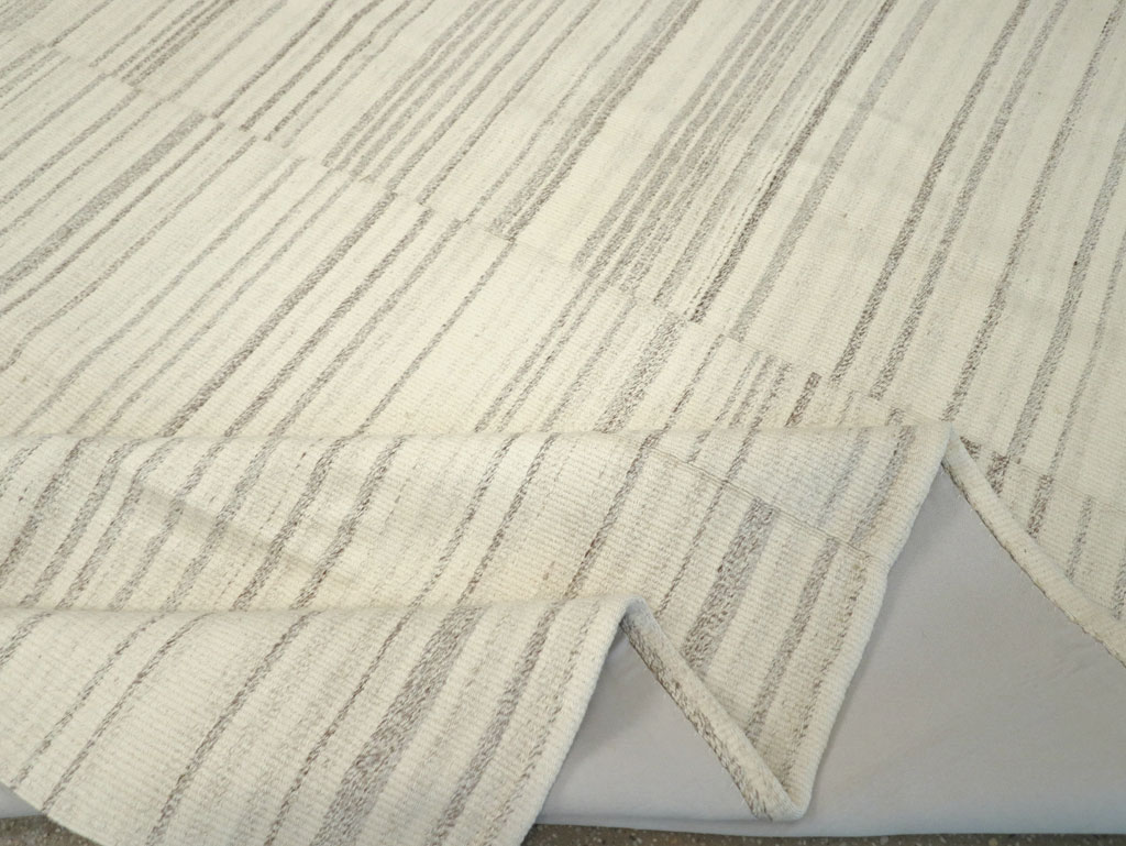 Modern Turkish Flatweave Room Size Carpet, No.30751 - Staging