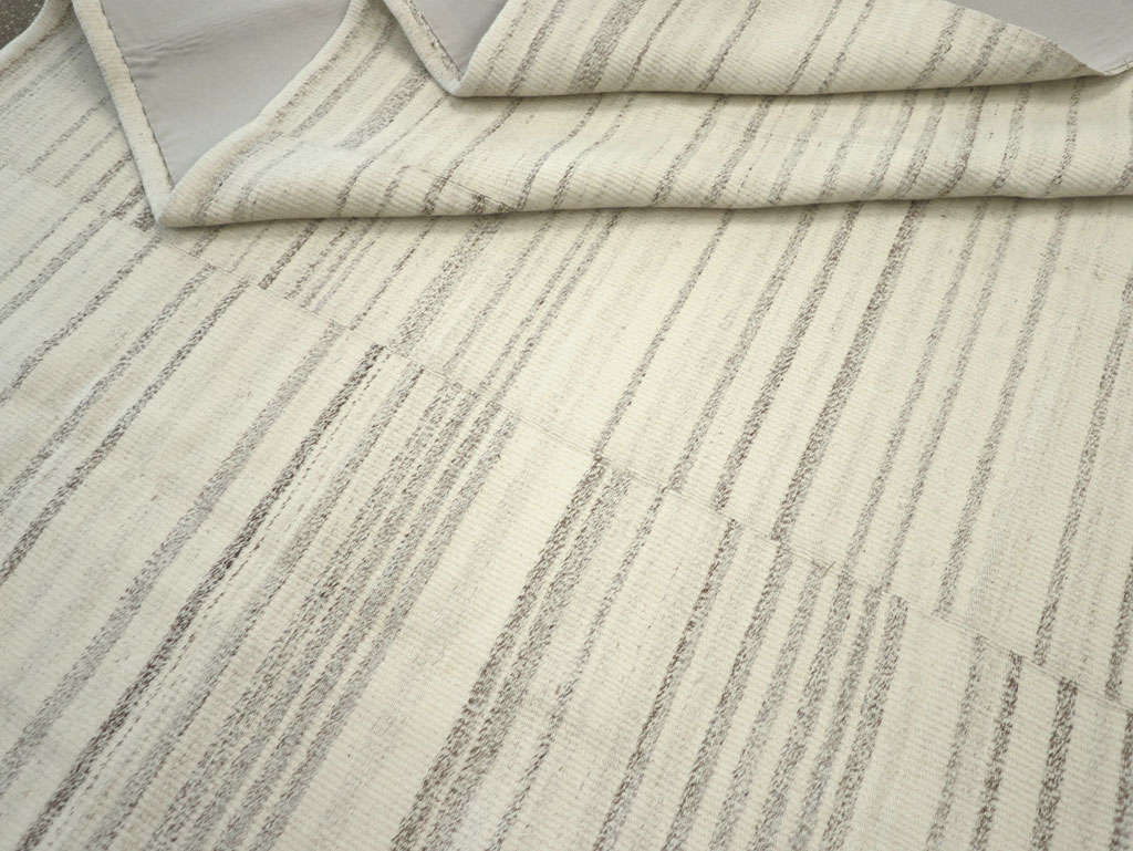 Modern Turkish Flatweave Room Size Carpet, No.30751 - Staging