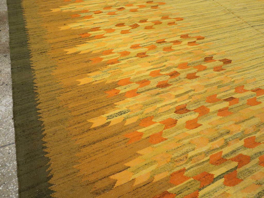 Vintage Swedish Scandinavian Flatweave Kilim Room Size Carpet, No.30754 - Staging