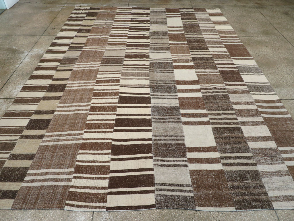 Modern Turkish Flatweave Room Size Carpet, No.30787 - Staging