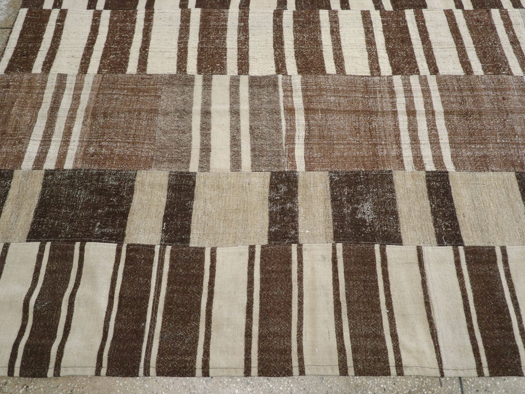 Modern Turkish Flatweave Room Size Carpet, No.30787 - Staging