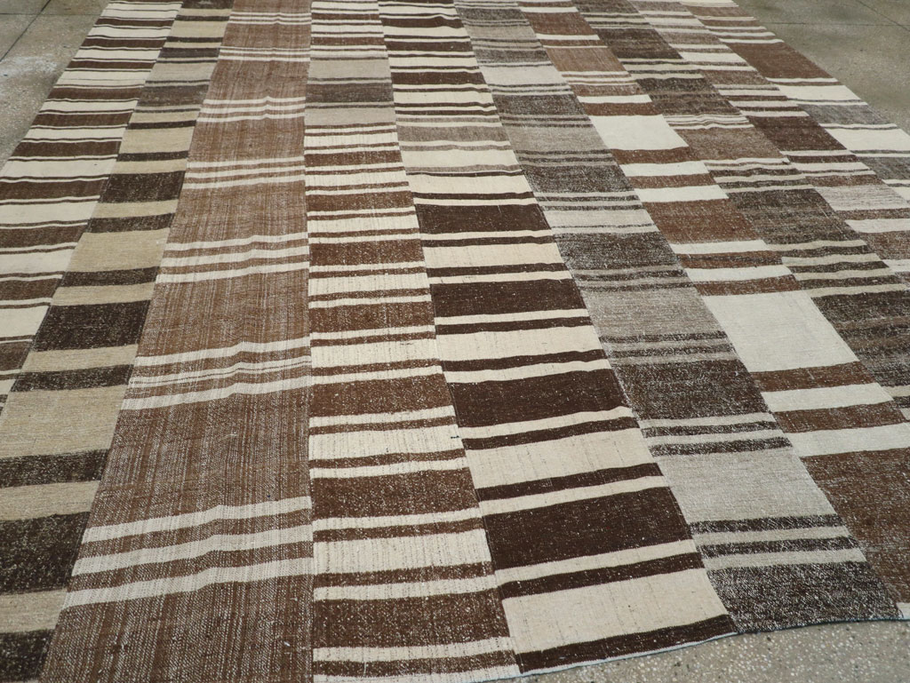 Modern Turkish Flatweave Room Size Carpet, No.30787 - Staging