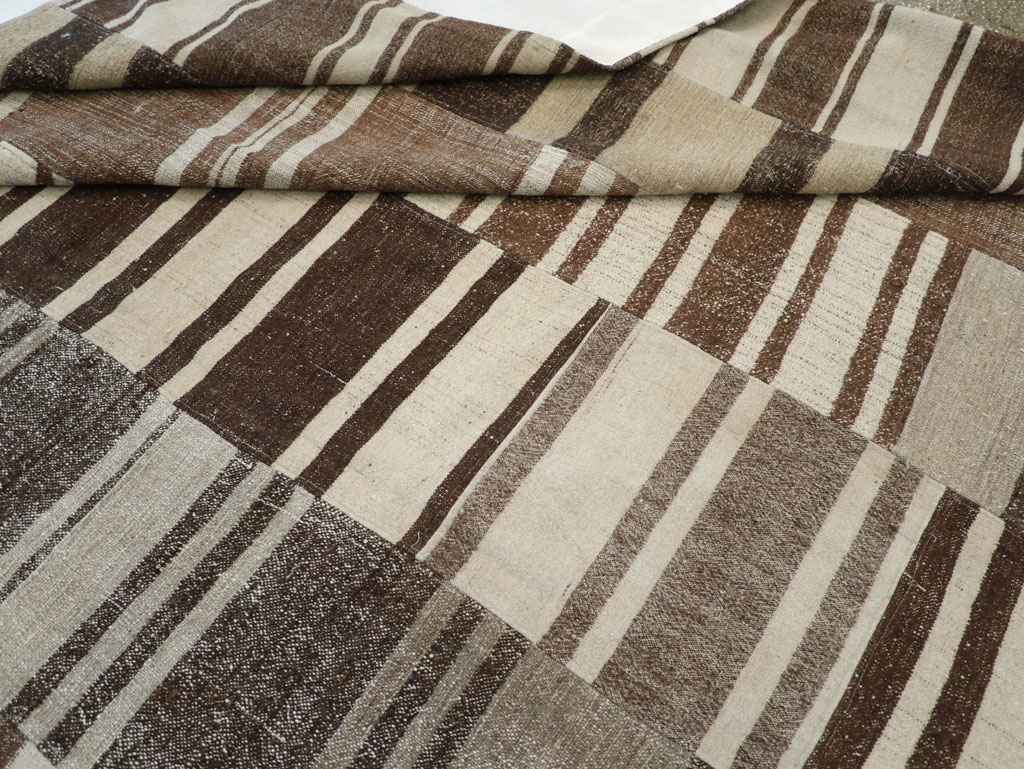 Modern Turkish Flatweave Room Size Carpet, No.30787 - Staging
