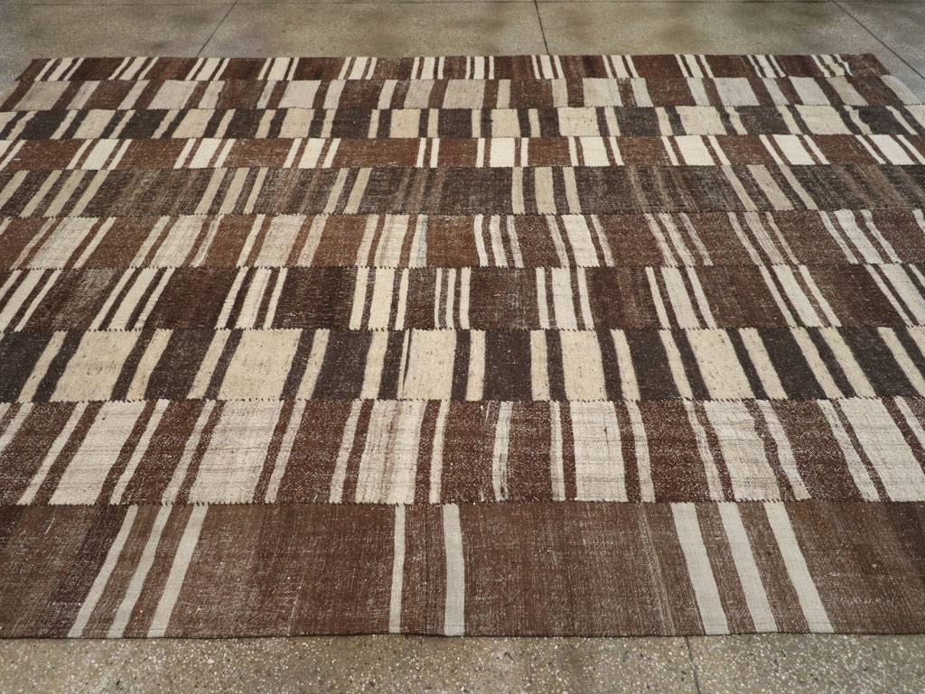 Modern Turkish Flatweave Room Size Carpet, No.30788 - Staging