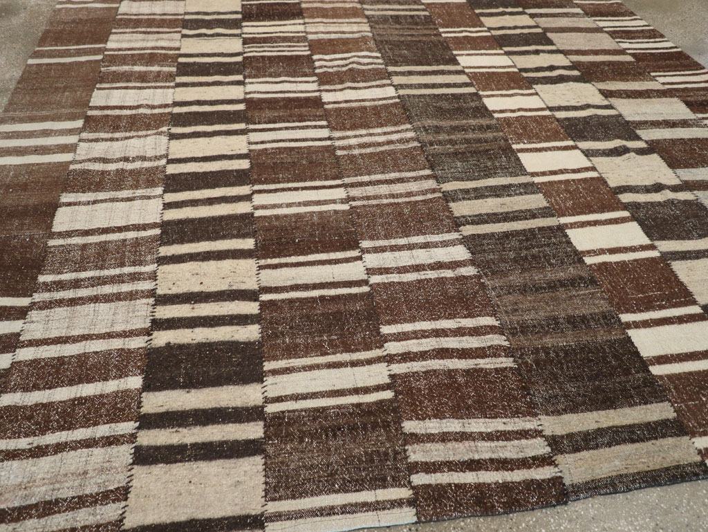 Modern Turkish Flatweave Room Size Carpet, No.30788 - Staging