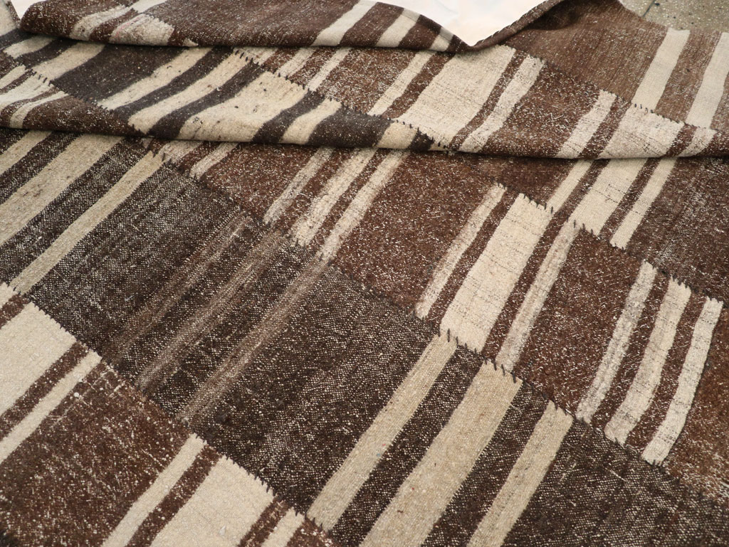 Modern Turkish Flatweave Room Size Carpet, No.30788 - Staging