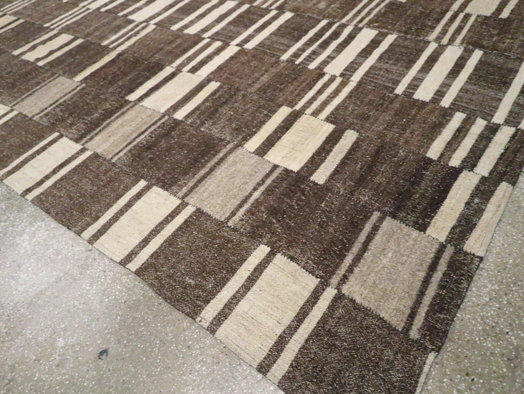 Modern Turkish Flatweave Kilim, No.30789 - Staging