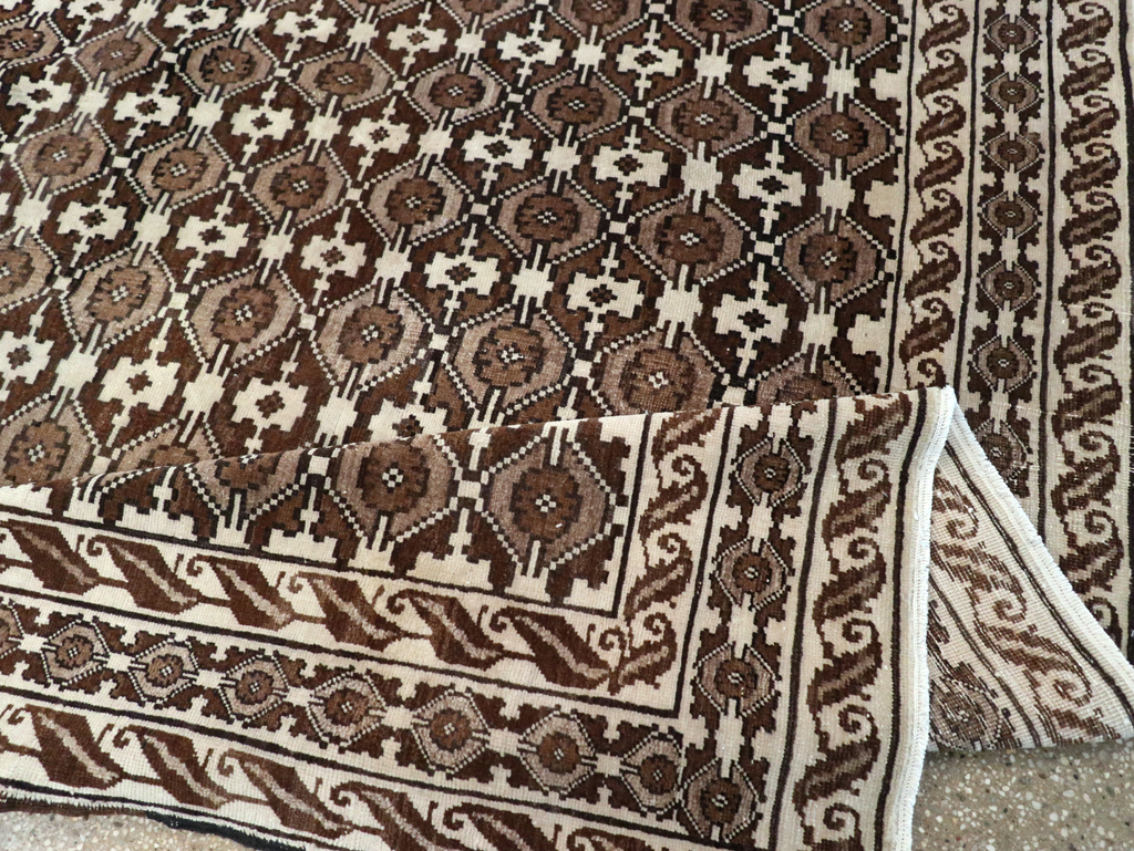 Vintage Turkish Anatolian Accent Carpet, No.30795 - Staging
