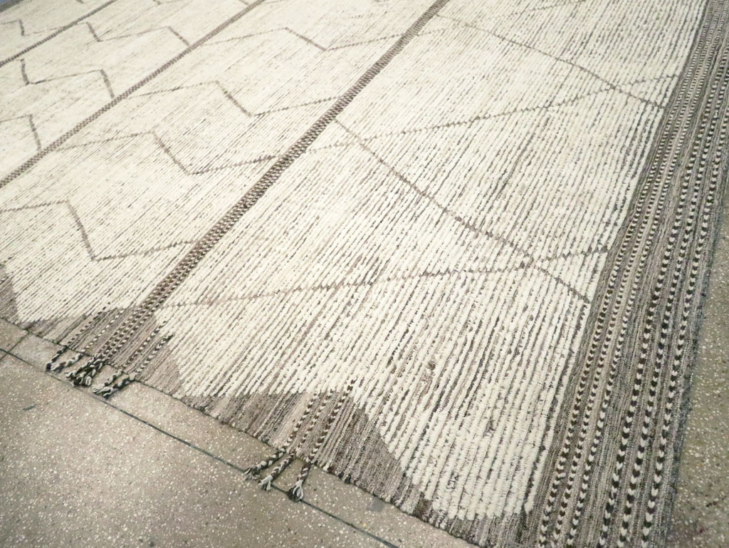 Moroccan Inspired Contemporary Turkish Large Room Size Carpet, No.30801 - Staging