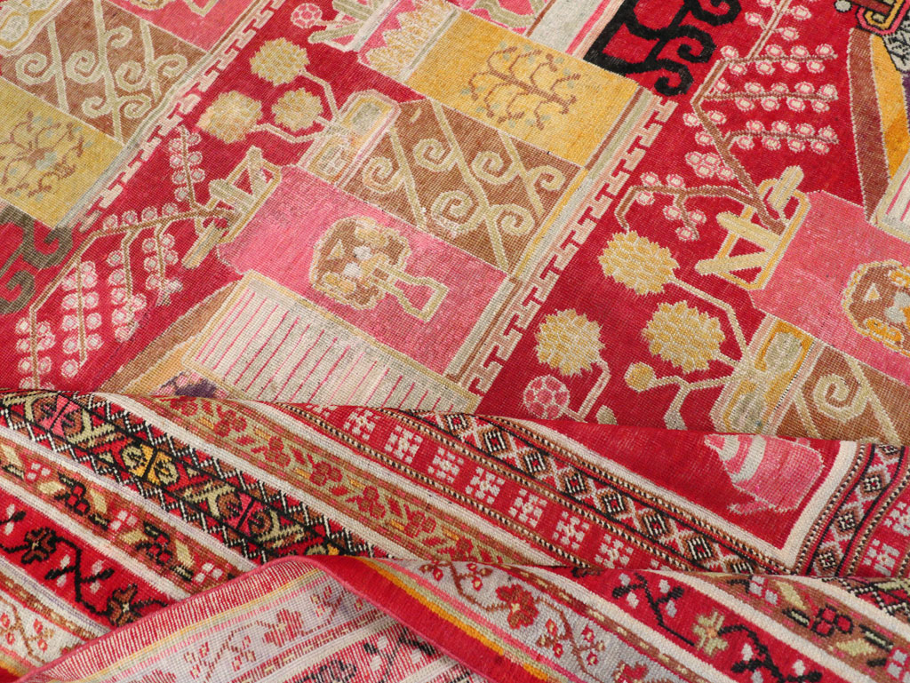 Antique East Turkestan Pictorial Vase Khotan Small Room Size Carpet, No.30818 - Staging