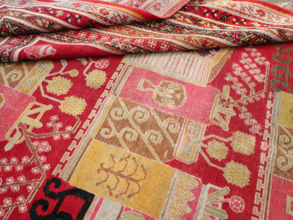 Antique East Turkestan Pictorial Vase Khotan Small Room Size Carpet, No.30818 - Staging