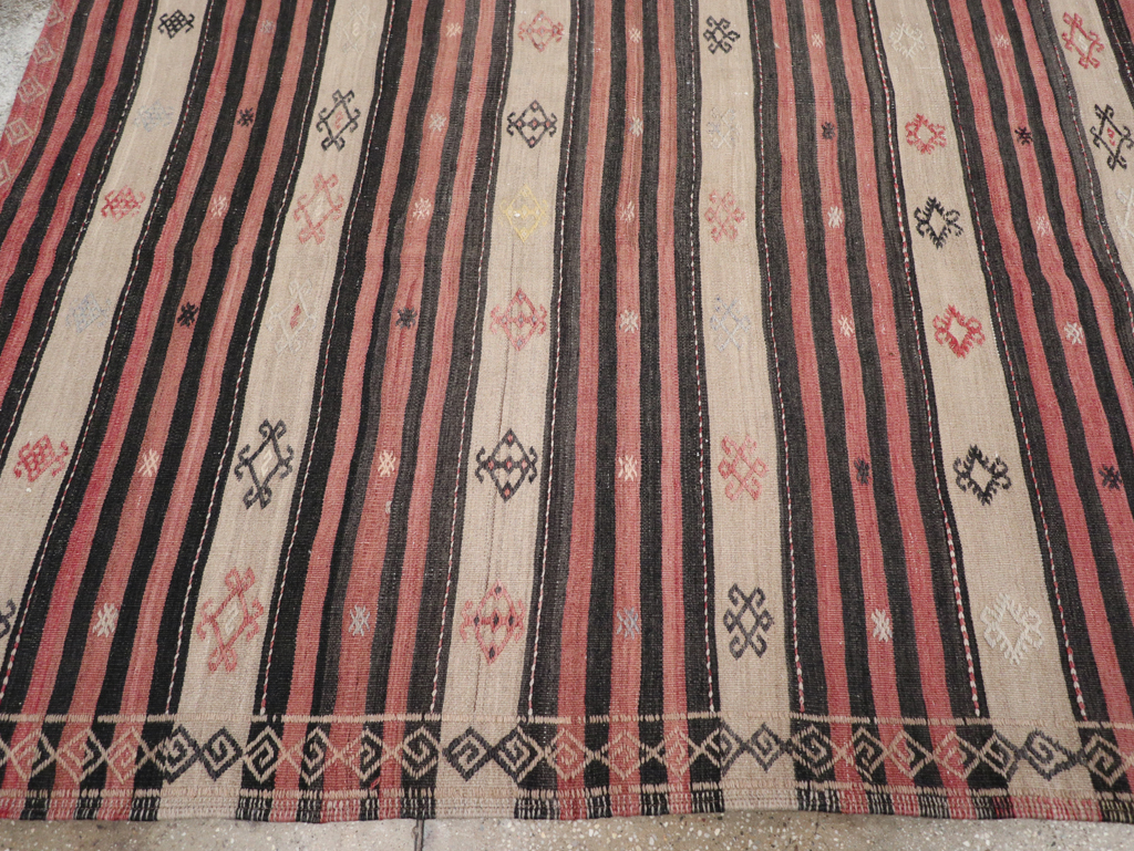 Vintage Turkish Flatweave Kilim Room Size Carpet, No.30819 - Staging