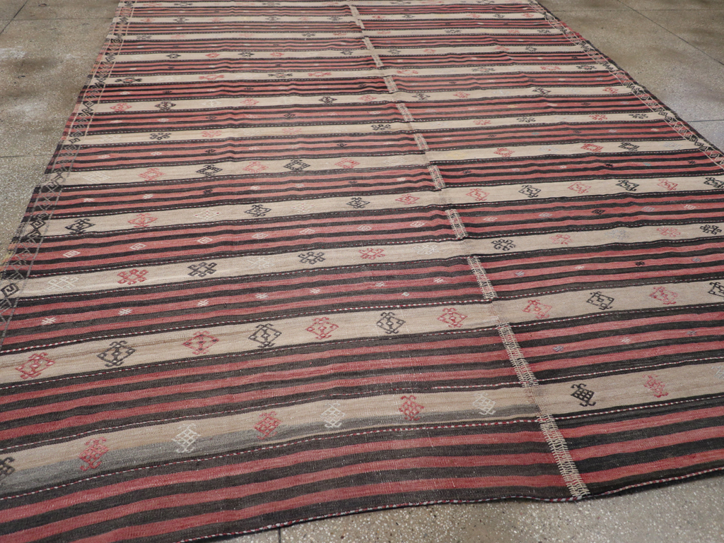 Vintage Turkish Flatweave Kilim Room Size Carpet, No.30819 - Staging