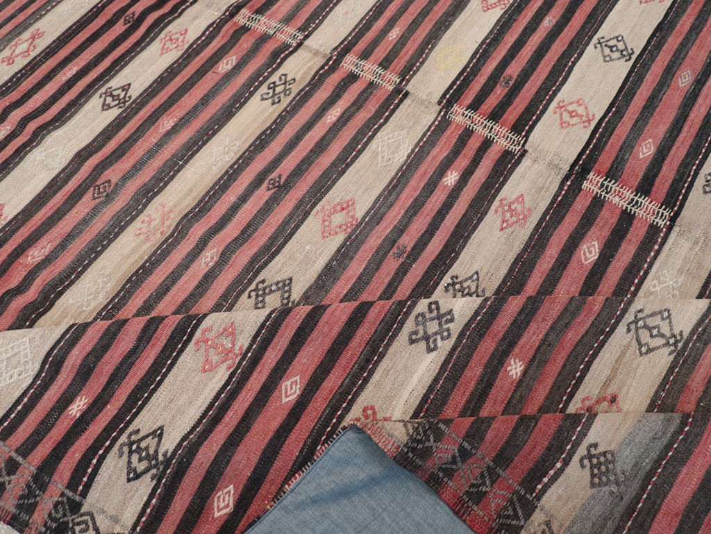 Vintage Turkish Flatweave Kilim Room Size Carpet, No.30819 - Staging