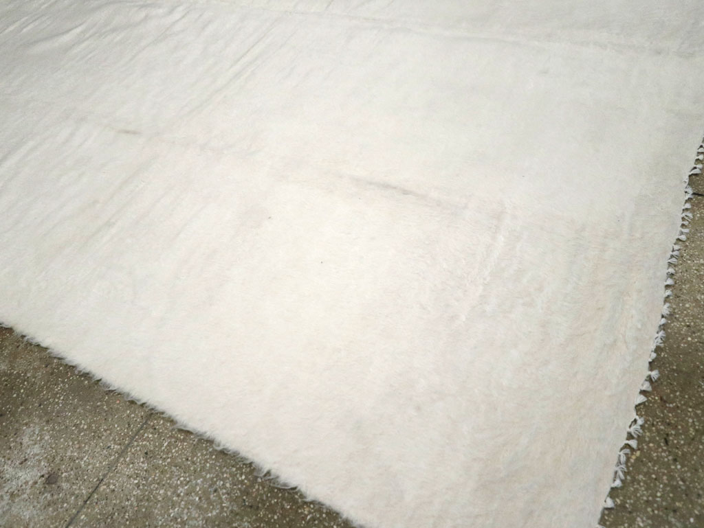 Contemporary Turkish Mohair Room Size Carpet, No.30822 - Staging