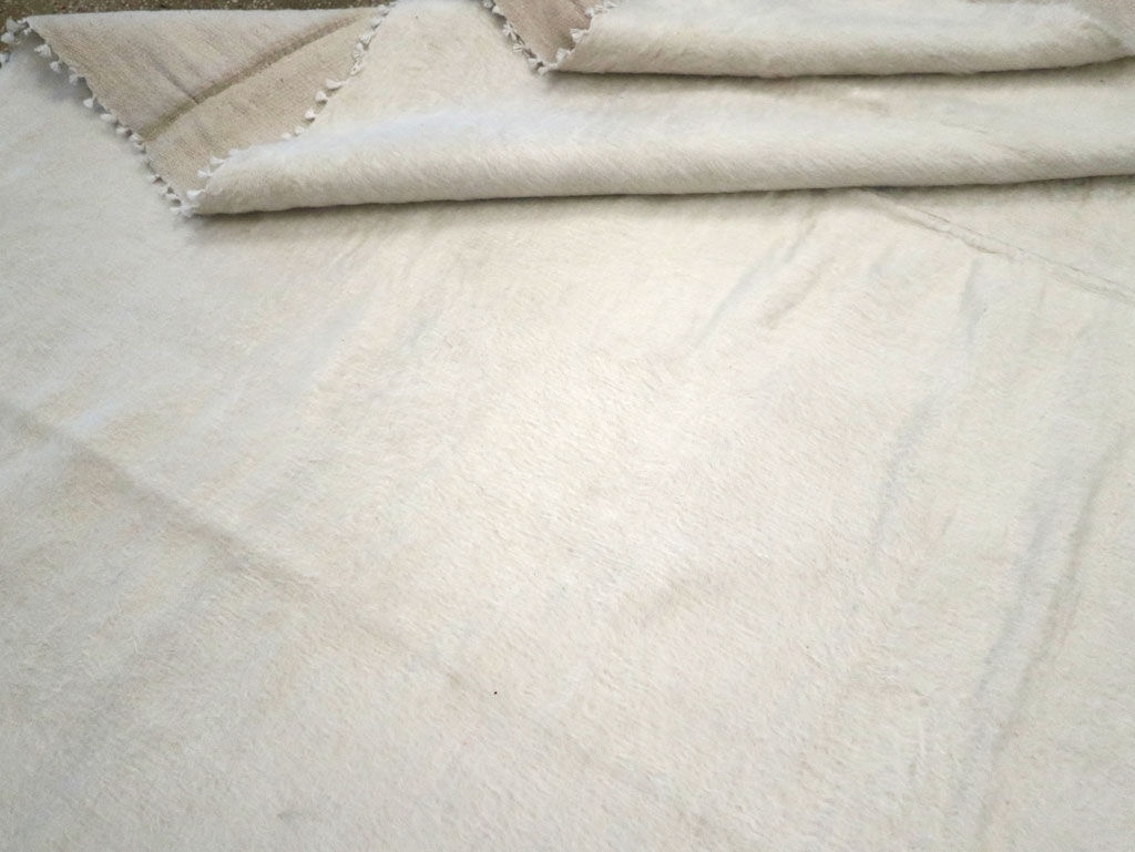 Contemporary Turkish Mohair Room Size Carpet, No.30822 - Staging