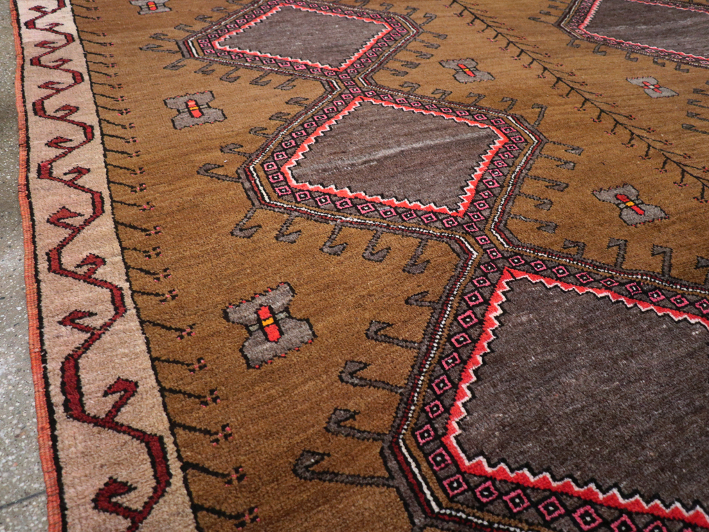 Vintage Turkish Anatolian Tribal Room Size Carpet, No.30851 - Staging