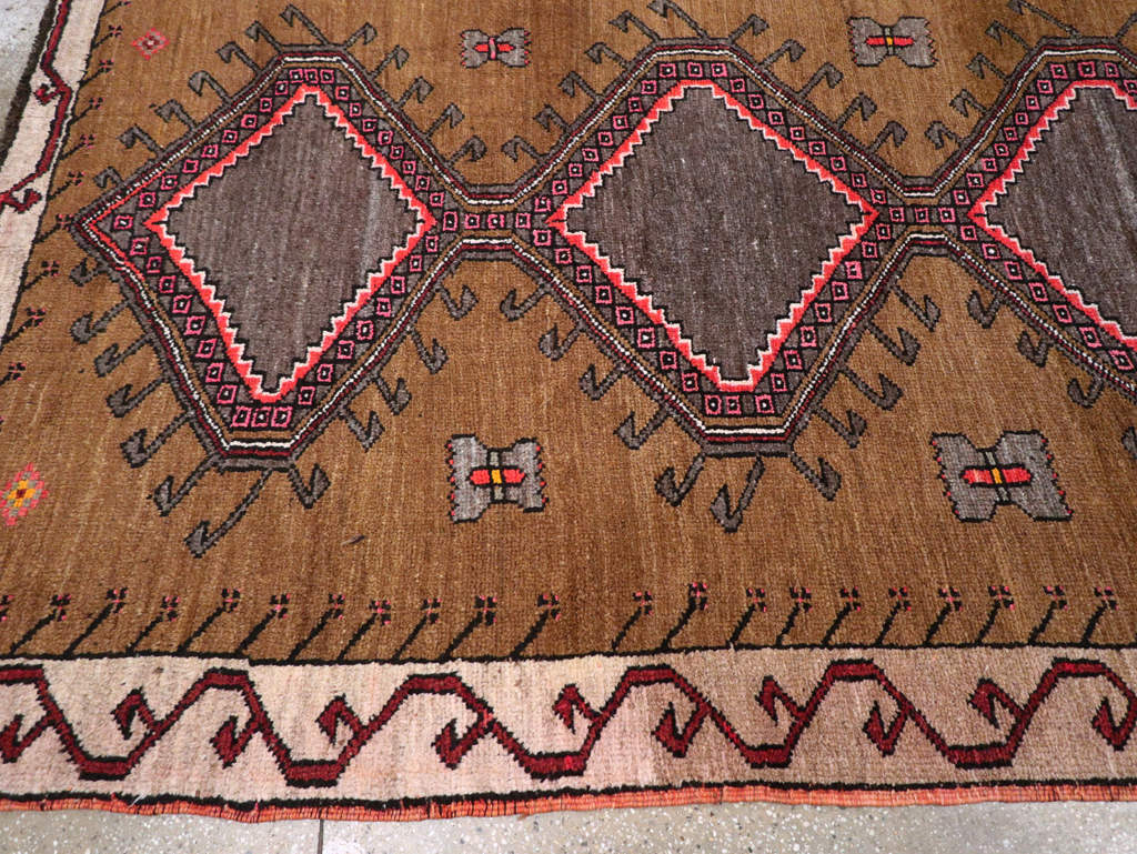 Vintage Turkish Anatolian Tribal Room Size Carpet, No.30851 - Staging