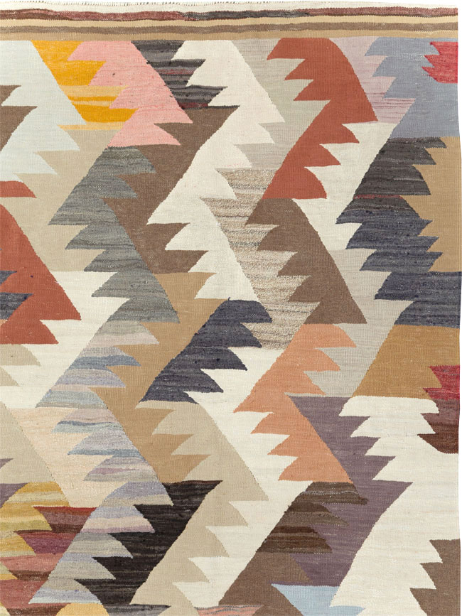 Contemporary Turkish Flatweave Kilim Room Size Carpet, No.30862 - Staging