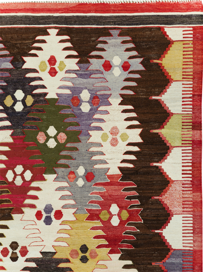 Contemporary Turkish Flatweave Kilim Small Room Size Carpet, No.30864 - Staging