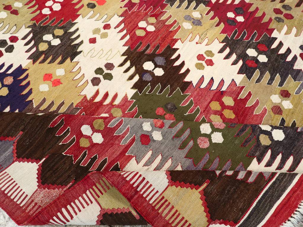 Contemporary Turkish Flatweave Kilim Small Room Size Carpet, No.30864 - Staging