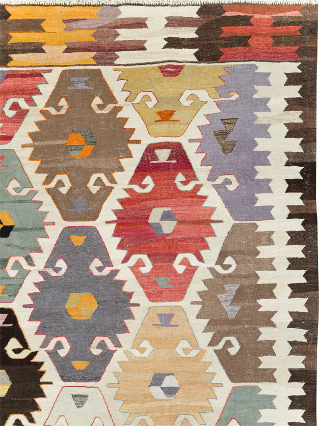 Contemporary Turkish Flatweave Kilim Room Size Carpet, No.30865 - Staging
