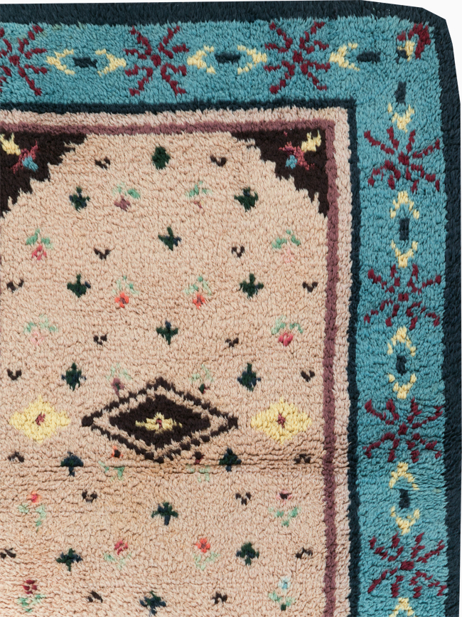 Vintage European Shag Rug, No.30874 - Staging