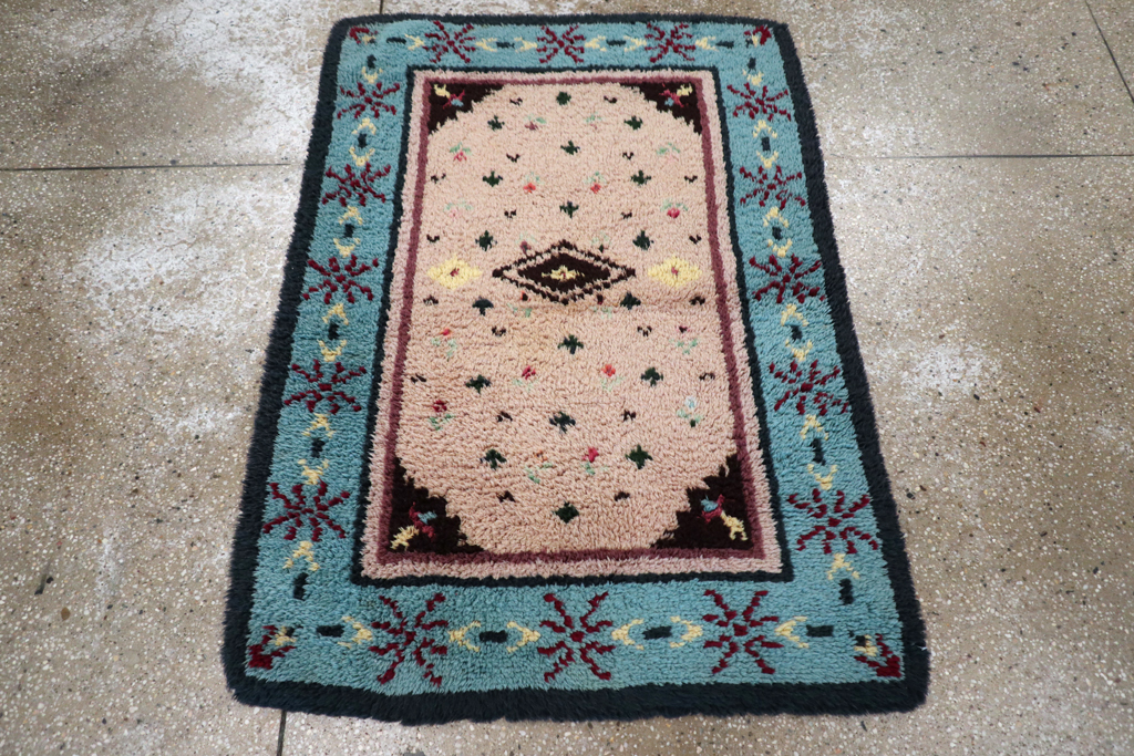 Vintage European Shag Rug, No.30874 - Staging