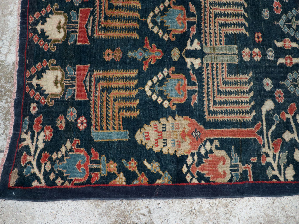 Antique Persian Sultanabad Rug, No.30879 - Staging
