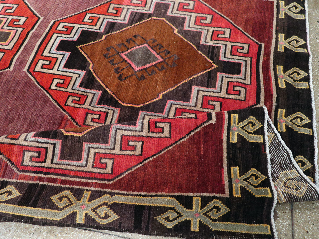 Vintage Turkish Anatolian Tribal Room Size Carpet, No.30907 - Staging