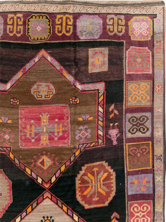 Vintage Turkish Anatolian Tribal Room Size Carpet, No.30914 - Staging