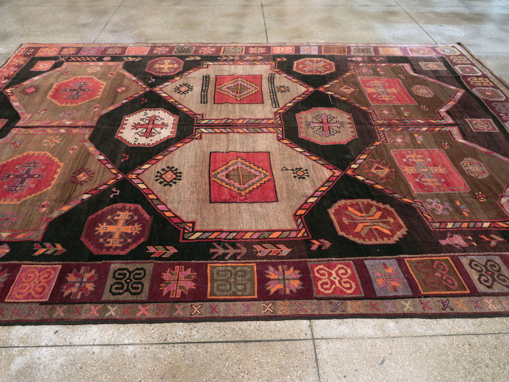 Vintage Turkish Anatolian Tribal Room Size Carpet, No.30914 - Staging